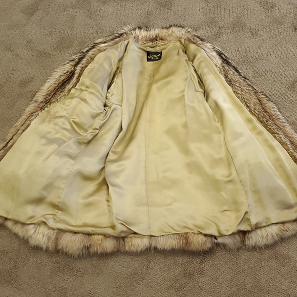 SOLD Feathered Finnish Raccoon Fur 32" Coat - Picture 5 of 5